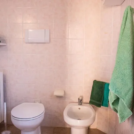 公寓 Casa Chessa Vardeu_appartamento In Centro Storico 奥罗塞伊